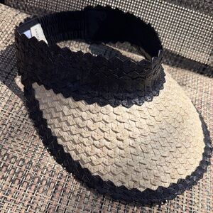 l*space Two-Tone Woven Visor in Natural and Black O/S NWT